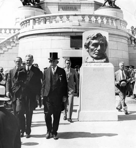 President Herbert Hoover at the Lincoln Tomb. Gov. Louis Emmerson in top hat. (Hoover Archives)
