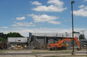 Esquire being demolished, July 2015 (SCHS)