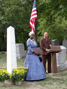 Patricia and Robert Davis (portraying Jameson Jenkins) at t he rededication of the Jenkins gravestone at Oak Ridge Cemetery, Sept. 30, 2012 (Donna Catlin)