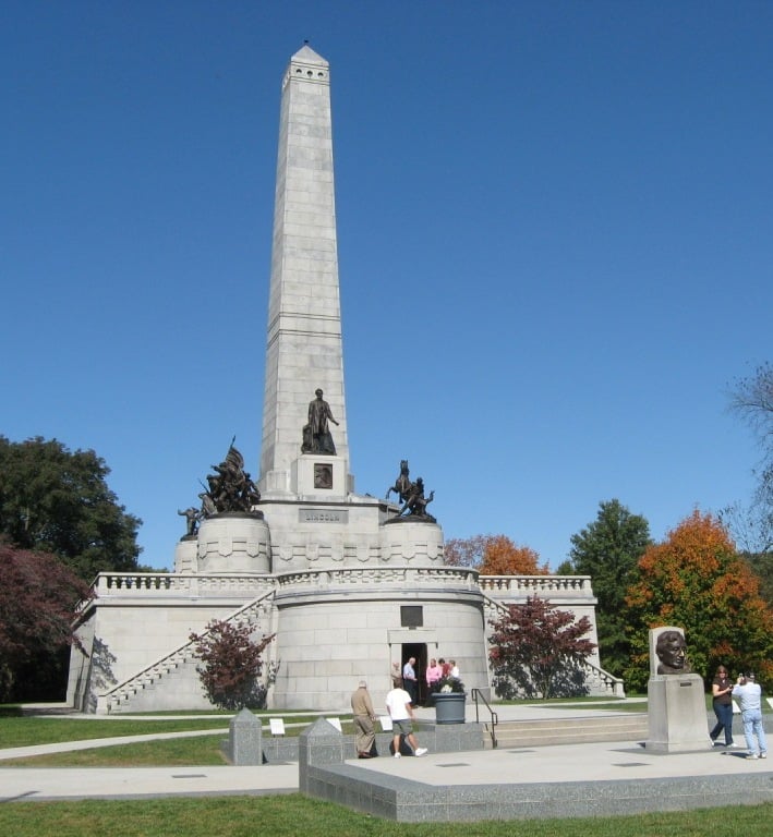 Lincoln Tomb State Historic Site, Oak Ridge Cemetery (SCHS)