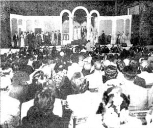 Some of the more than 3,000 people who attended the Muni production of "The Merry Widow" in 1950. (SJR)