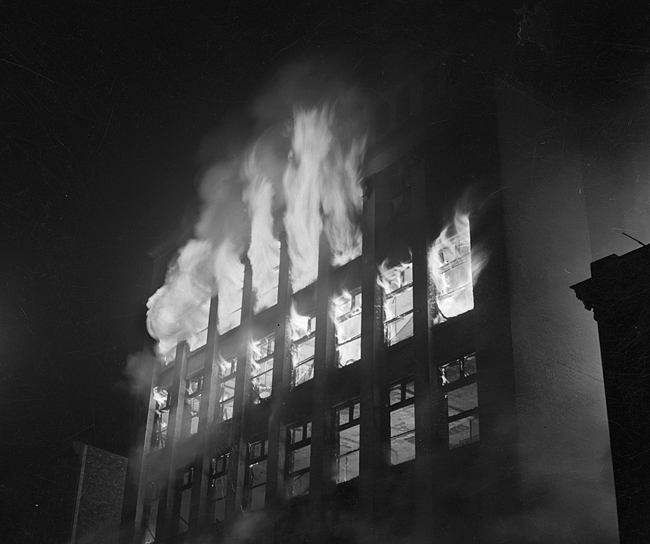Flames consume the John Bressmer department store building, 612 E. Adams St., on May 2, 1948 (Sangamon Valley Collection)
