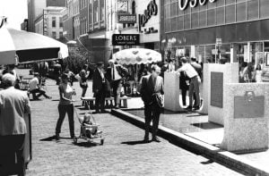 The Court of Honor and reflecting pool on the South Plaza, shortly after the plaza was created. (Sangamon Valley Collection)