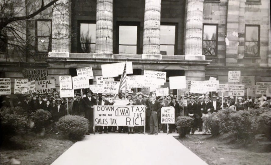 A demonstration by the socialist Illinois Workers Alliance at the state Capitol, probably mid-1930s. (Sangamon Valley Collection)