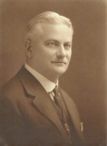 John Schnepp's open, seemingly honest face was the key to his success, according to an Illinois State Journal reporter (findagrave.com)
